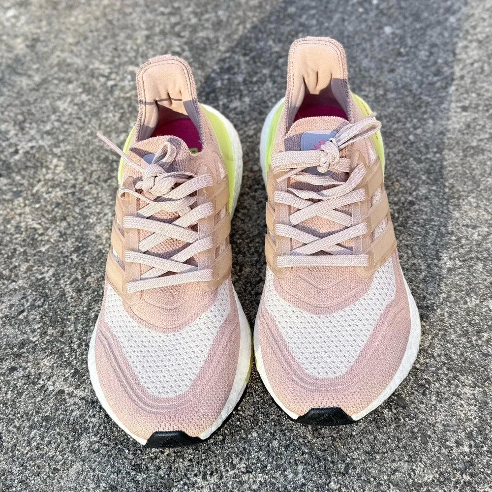 Adidas Ultraboost 21 “Ash Pearl / Halo Ivory” Women’s Sneakers Size 6.5 Like New